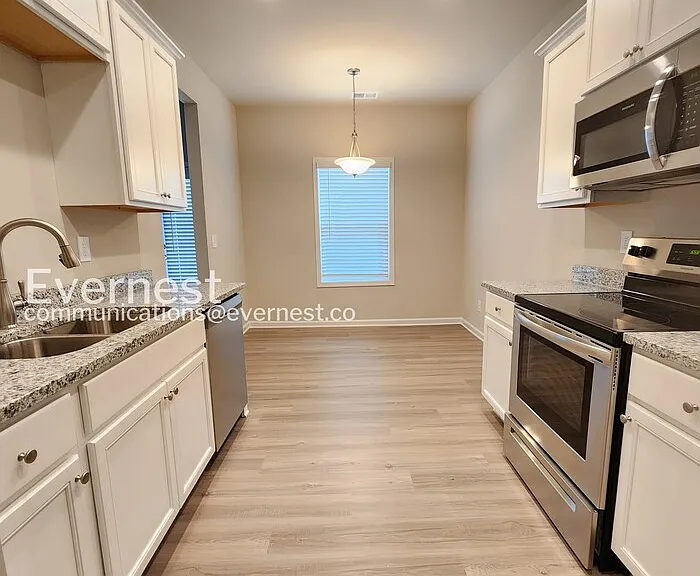 121 Culver St — Photo 7