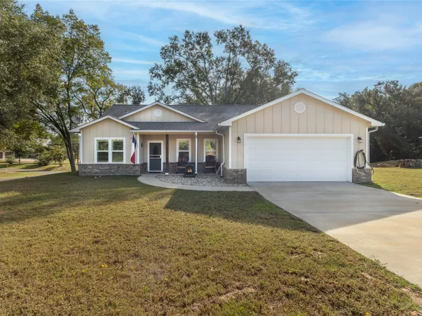 102 E Elm St, Winona, TX 75792