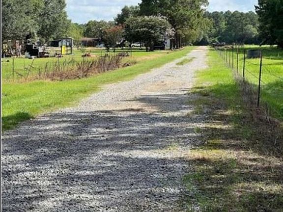 Exterior Neighborhood (street photo)