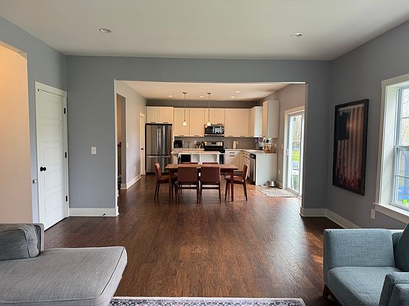 3rd image of 16053 River Ridge Trl