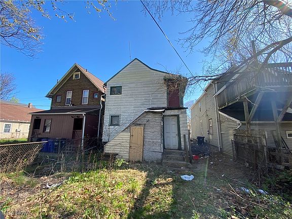 3rd image of 1600 E 49th St