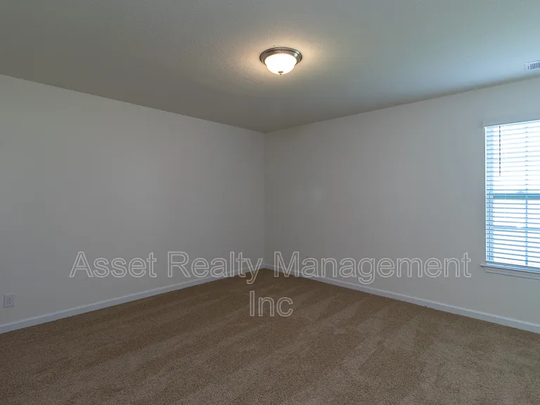 4831 Birchcrest Ln — Photo 29