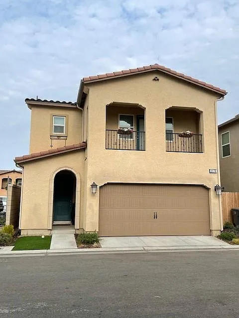 2570 Legacy Dr photo 1