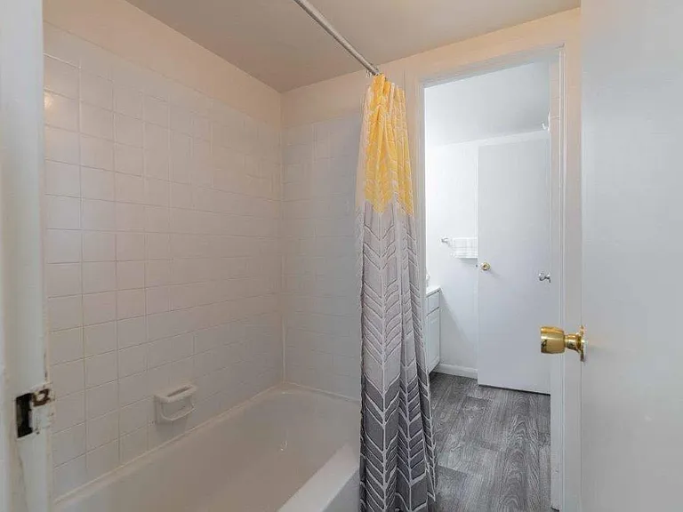 Summit Pointe Apartment Homes — Photo 7
