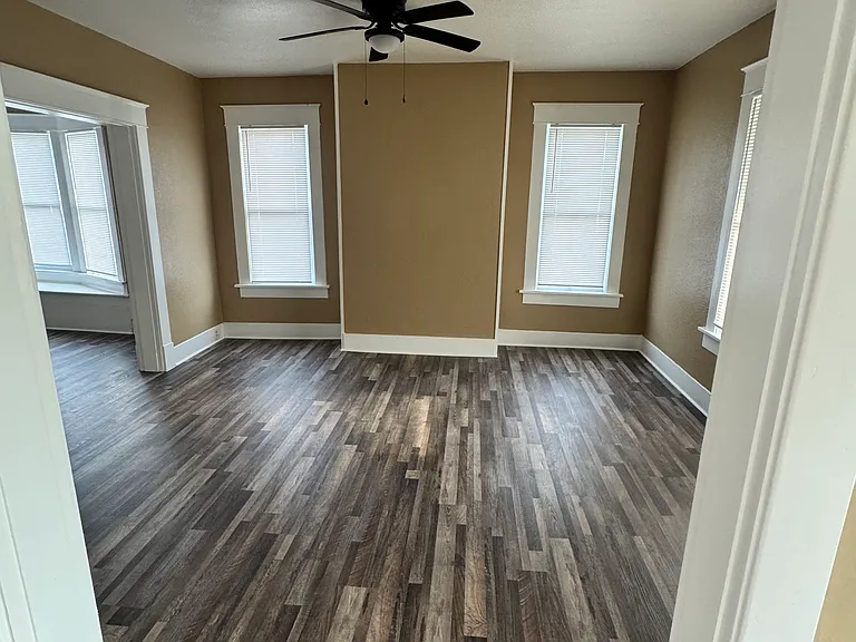 912 Eastside Blvd — Photo 2