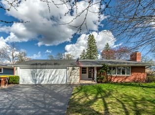 400 Becking Ave, Woodstock, IL 60098