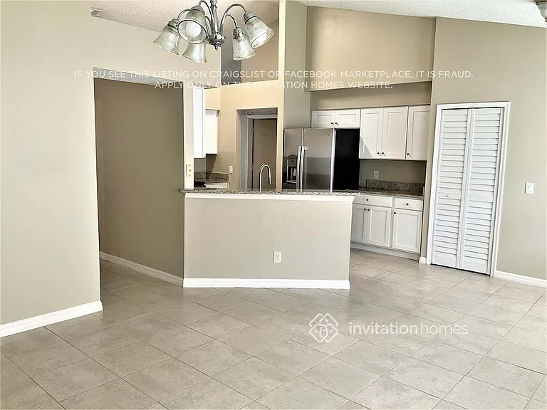 13835 Valleybrooke Ln — Photo 4