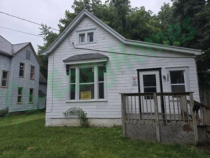 1320 N Broadway St photo 1