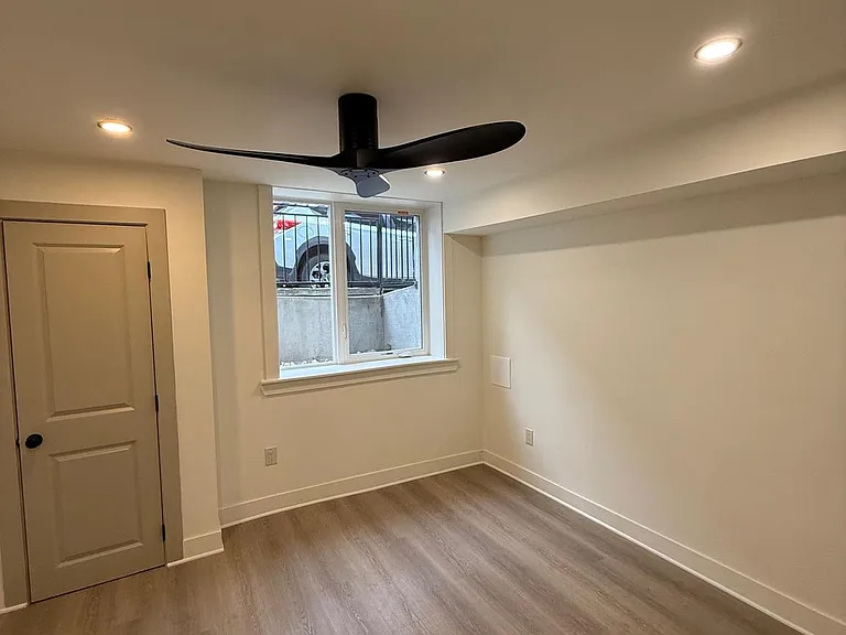 1329 N Dover St — Photo 21