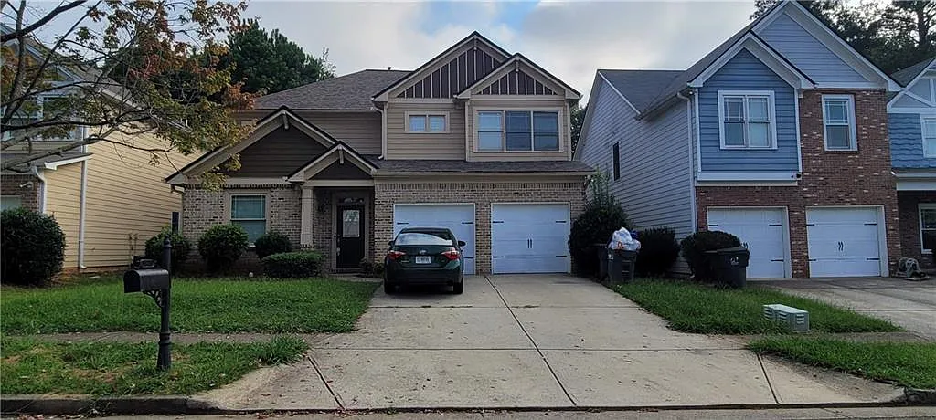 4 bed, 4.0 bath, 2270 sqft, $2,600 — Photo 2