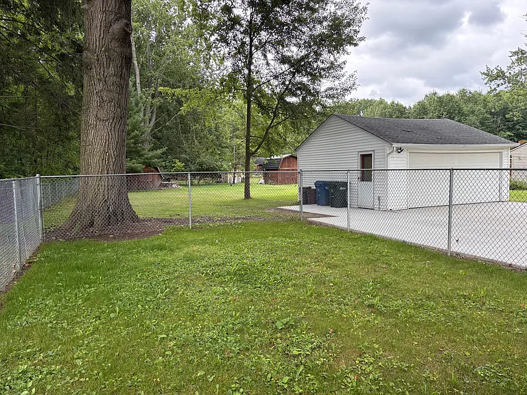 7567 Inland Dr — Photo 5
