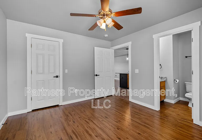 825 N Leverett Ave #2 — Photo 11