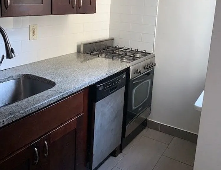 121 Garrison Ave #201 — Photo 19
