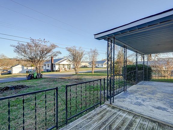 3rd image of 605 11th St