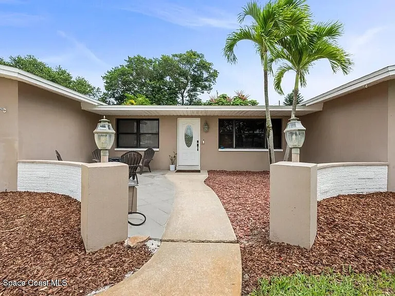 340 Greenway Ave — Photo 3