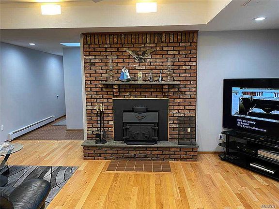 5th image of 14 Stuyvesant Cir W
