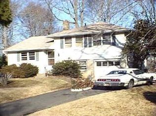 177 Cowbell Rd, Willow Grove, PA 19090