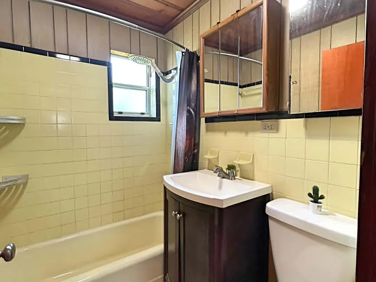 315 Avenue J — Photo 7
