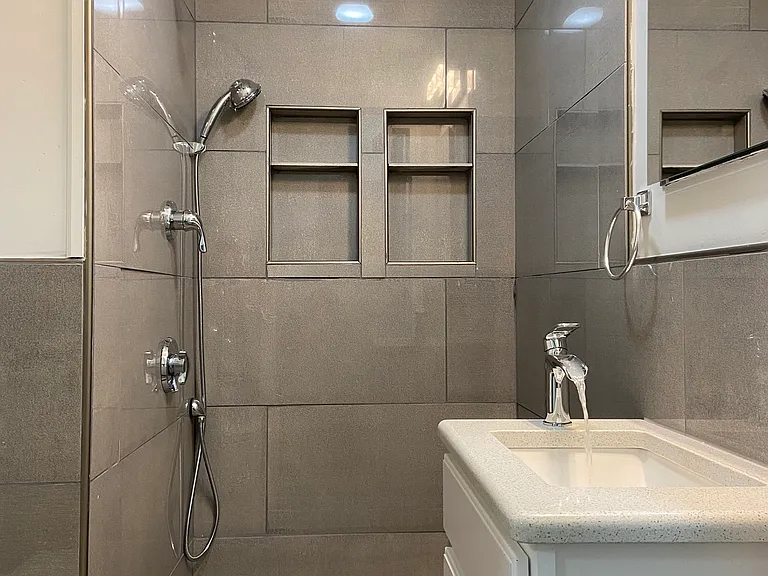 252 Windsor St #3A — Photo 6