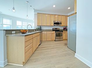 26 New Derby St UNIT 301, Salem, MA 01970