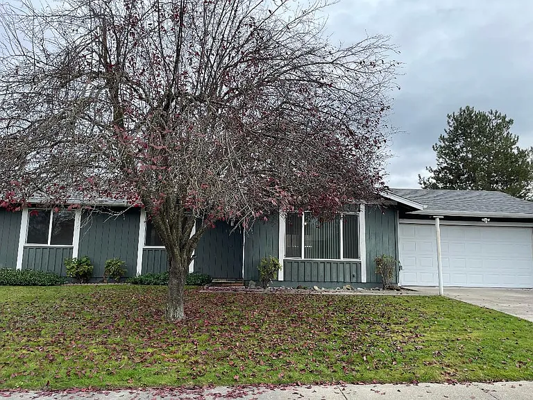 1877 Meadow Gln — Photo 1