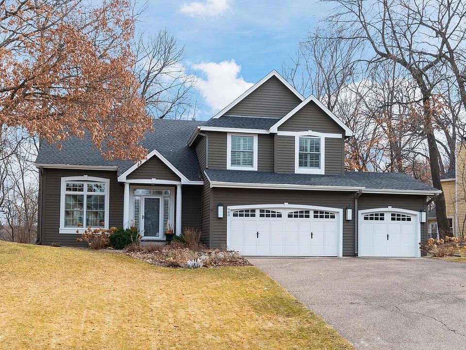 1st image of 900 Fernbrook Ln N