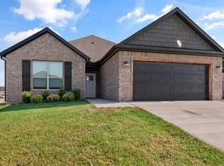 2040 Myrrh Pl, Bentonville, AR 72713