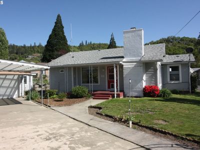 1695 NE Todd St, Roseburg, OR, 97470