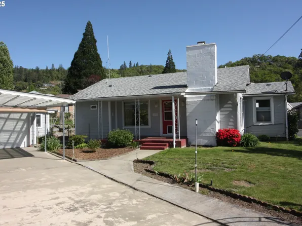 1695 NE Todd St, Roseburg, OR 97470