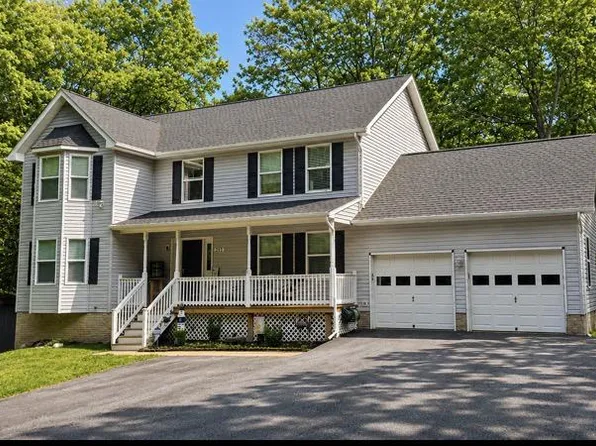 213 Binnacle Ct, Lusby, MD 20657