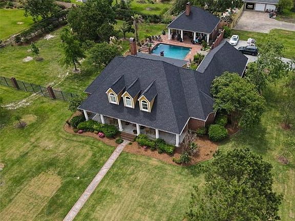 3rd image of 3829 Inwood Dr