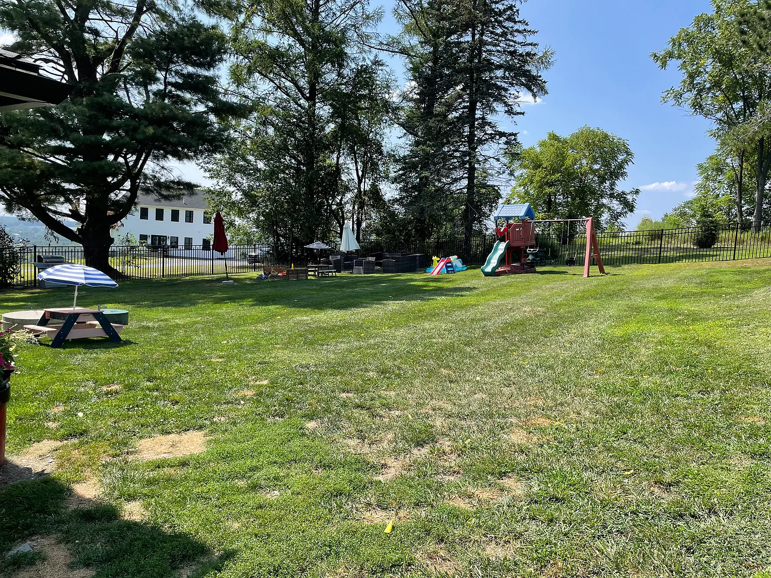 4 bed, 1200 sqft, $2,200 — Photo 4