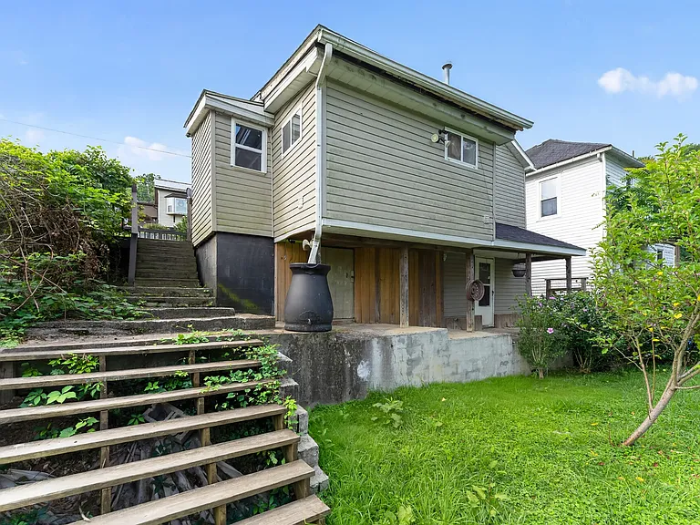 138 Austin Ave — Photo 12