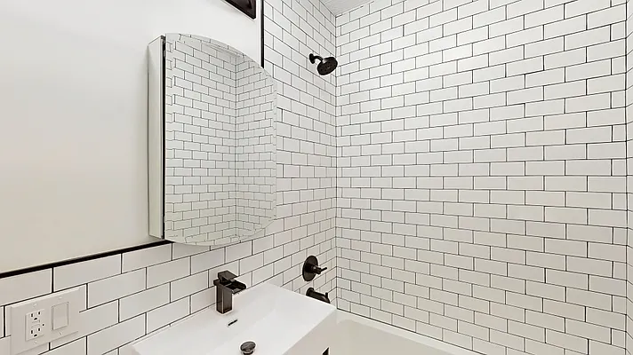 Rented by Gold-Stone Realty | media 2