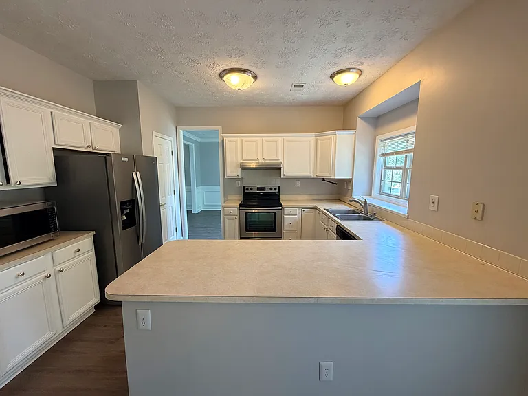 4852 Clifford Cir — Photo 9