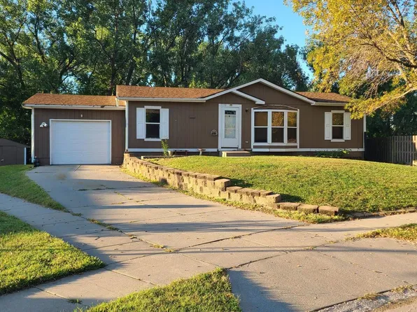 1140 SW 21st Ct, Lincoln, NE 68522