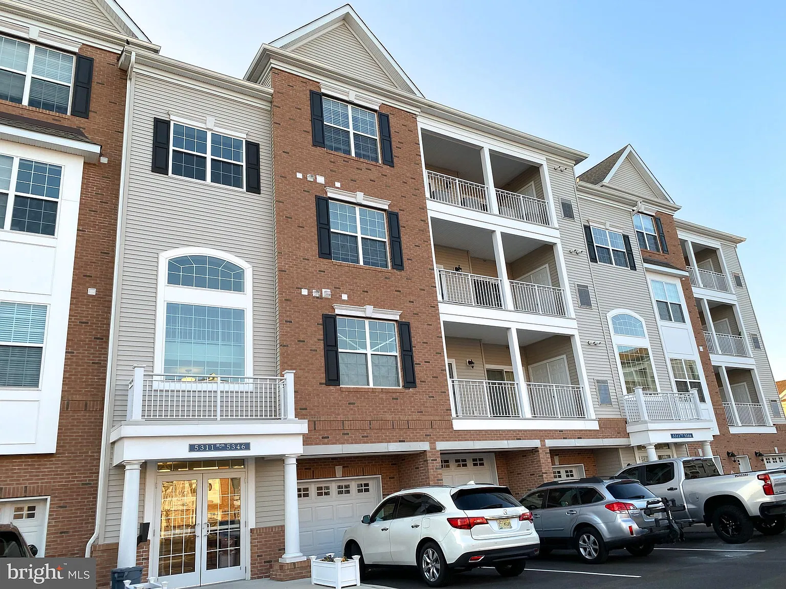 2 bed, 2.0 bath, 1196 sqft, $3,100 — Photo 3