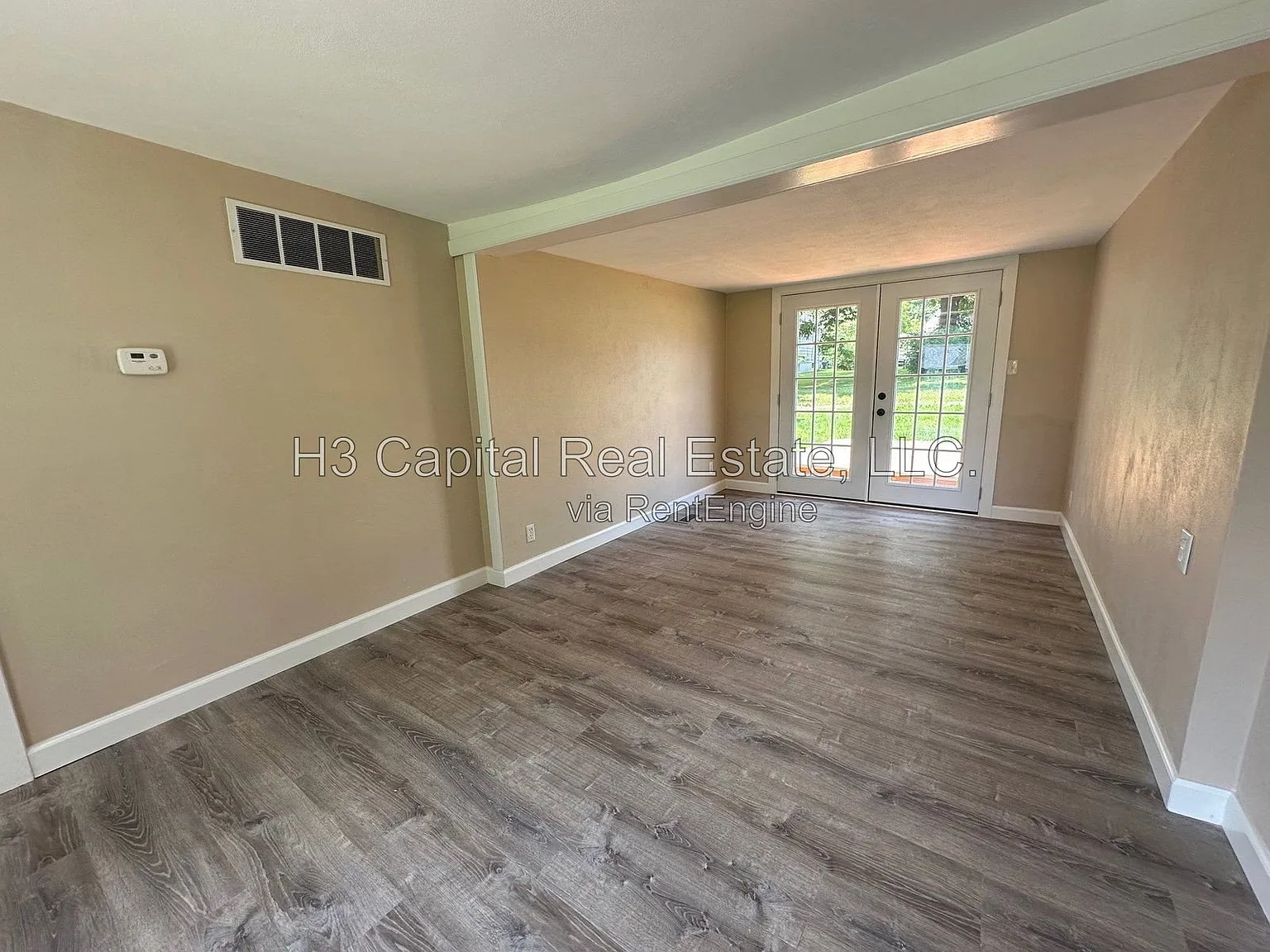 2 bed, 1.0 bath, $1,395 — Photo 3