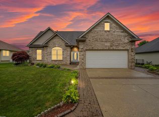 34649 Pine Valley, Richmond, MI 48062