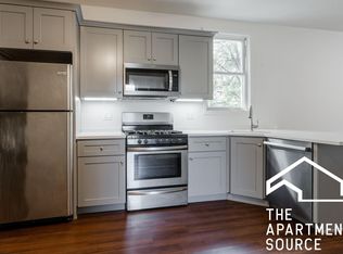 3135 N Oakley Ave, Chicago, IL 60618