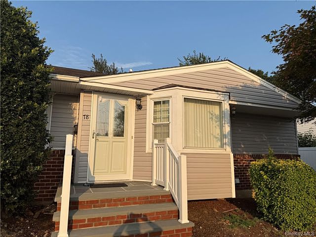 1st image of 78 Vassar Ln