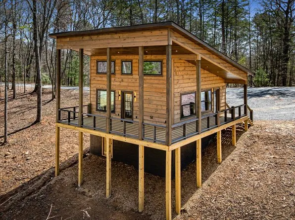 366 Three Oaks Dr, Mineral Bluff, GA 30559