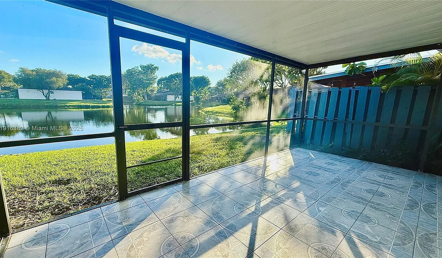 3 bed, 1303 sqft, $2,650 — Photo 4