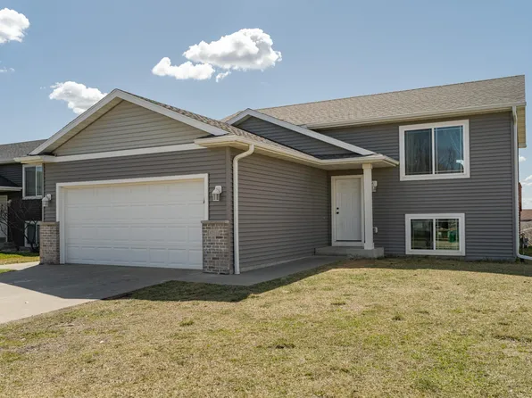 3754 McIntosh Dr NW, Rochester, MN 55901