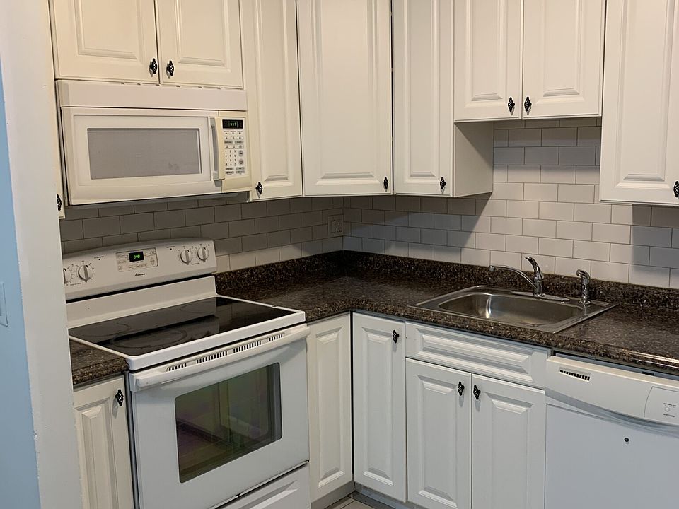 1st image of 12 Scottfield Rd #B3