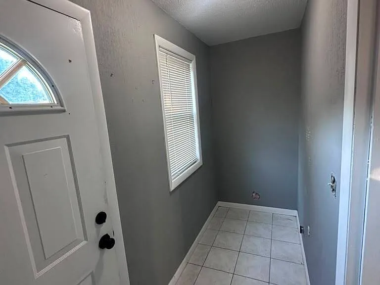 27 Lewis St — Photo 9