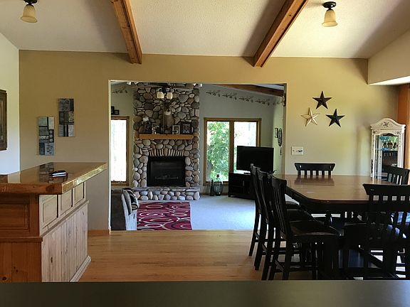 Kitchen into livingroom