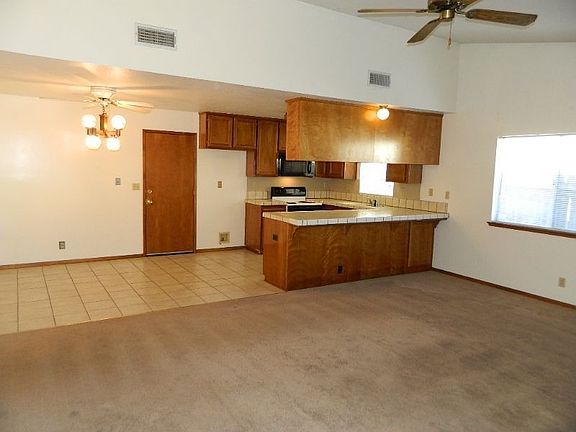 4th image of 379 Municipal Dr
