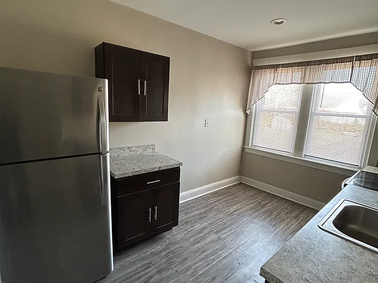 1009 Lincoln Ave #D — Photo 7