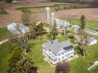 2749 Town Hall Rd, Mount Horeb, WI 53572